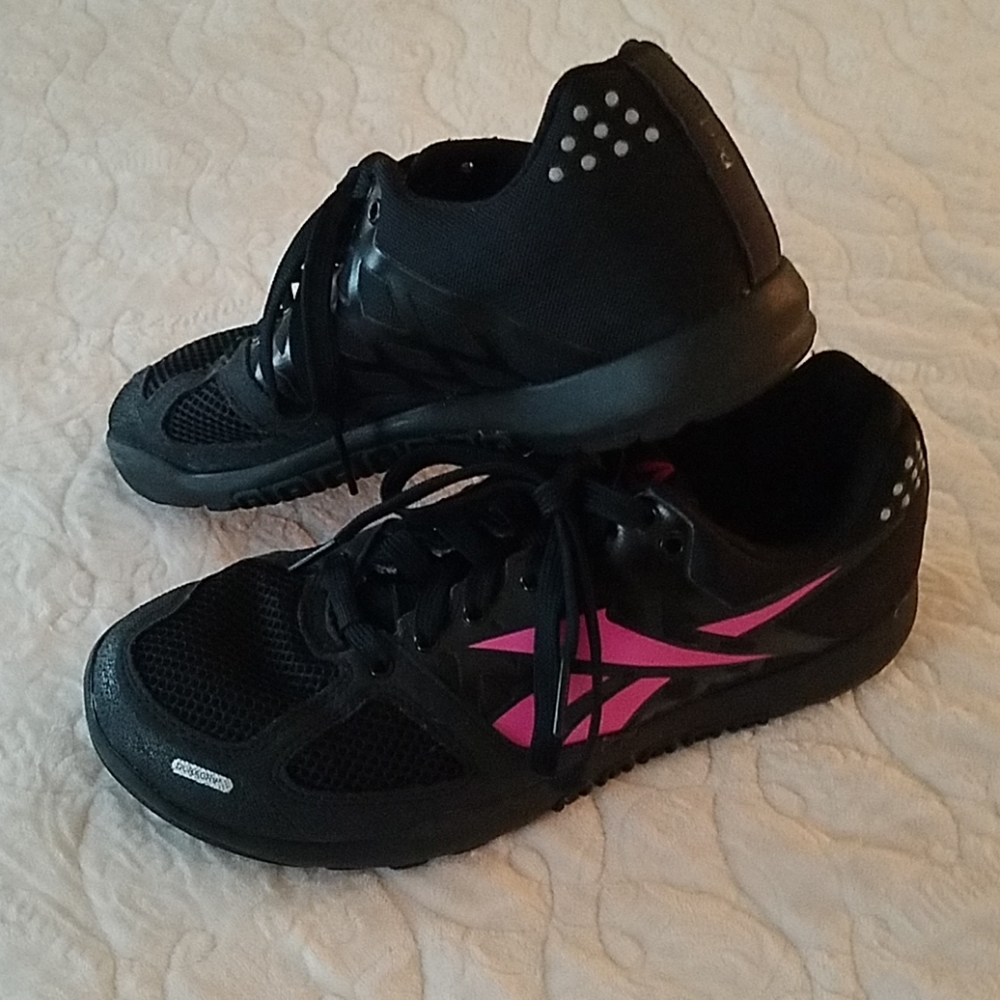 Reebok Crossfit black & pink shoe women's size 7